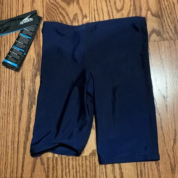 Speedo boys racing bathing suit. Size 24 - Picture 6 of 6